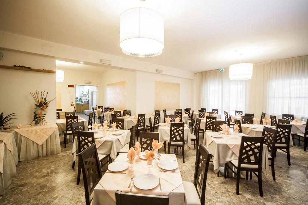 Hotel Marilonda Rimini Exterior photo